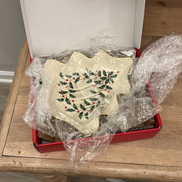 Lenox Holiday Tree Candy Dish NIB 8” Gold Trim Holly & Berries New in Box - Picture 3 of 8